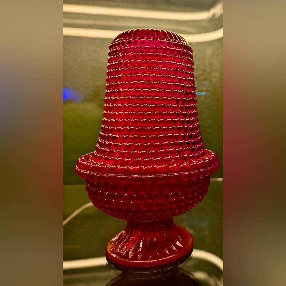 Elegant Red Thousand Eye Hobnail Fair Lamp